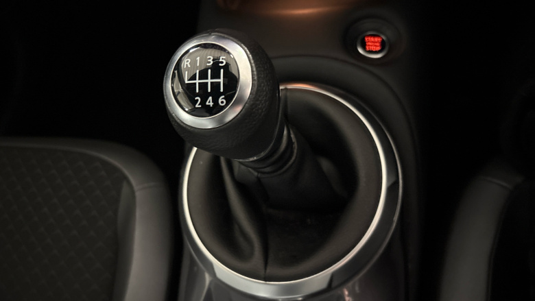 Nissan Juke 1.0 DiG-T 114 N-Connecta 5dr Petrol Hatchback